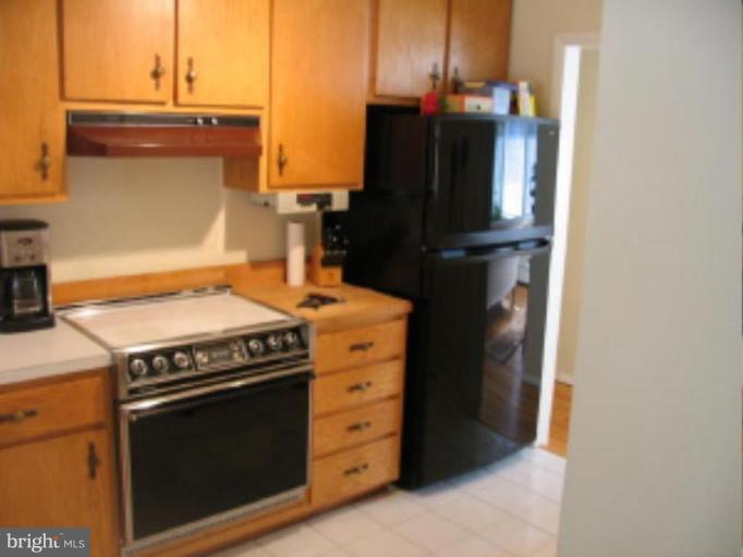2222 Laurel Ridge Road Vienna, VA 22181 - Photo 12 of 24 Kitchen #2