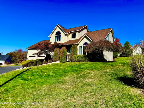 $568,000 | 100 Rabbit Run, Clarks Summit, PA 18411