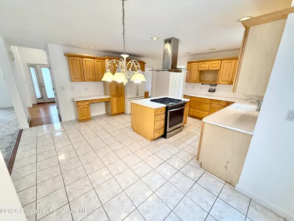 $568,000 | 100 Rabbit Run, Clarks Summit, PA 18411