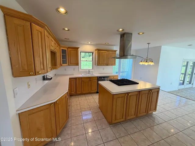 $639,000 | 100 Rabbit Run, Clarks Summit, PA 18411