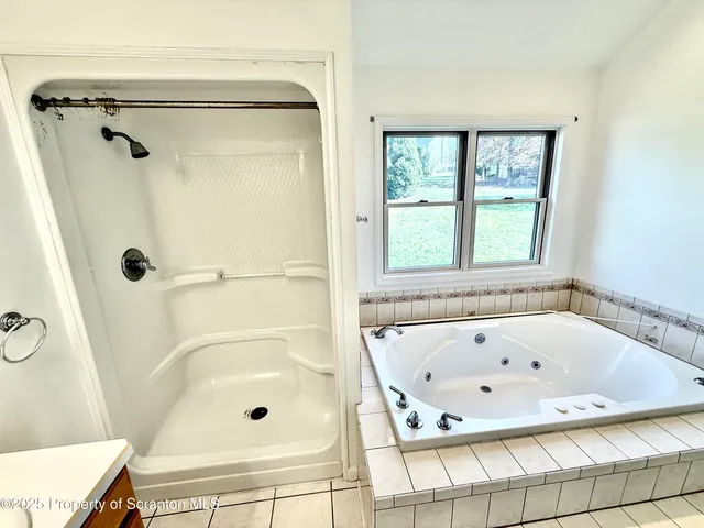 $639,000 | 100 Rabbit Run, Clarks Summit, PA 18411