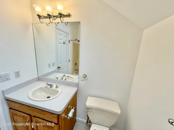 $568,000 | 100 Rabbit Run, Clarks Summit, PA 18411