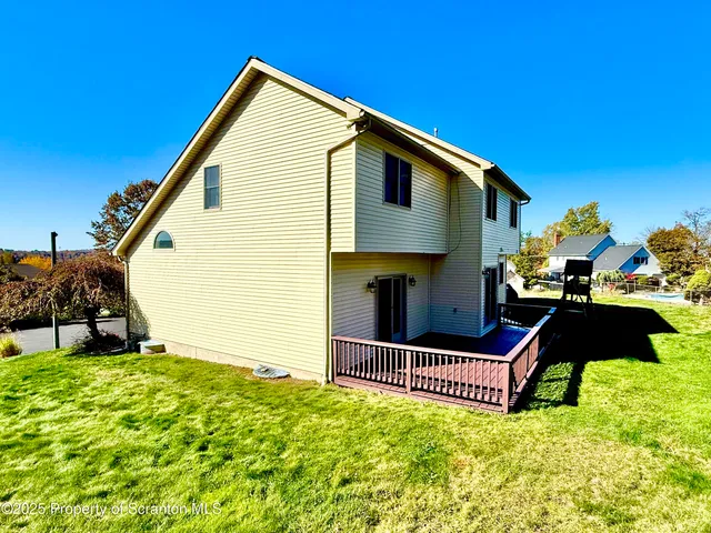 $639,000 | 100 Rabbit Run, Clarks Summit, PA 18411