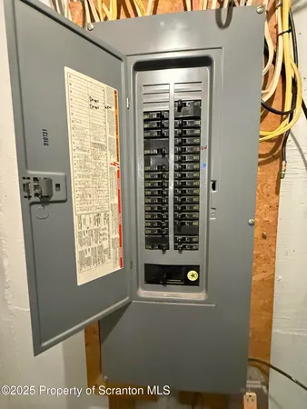 $568,000 | 100 Rabbit Run, Clarks Summit, PA 18411