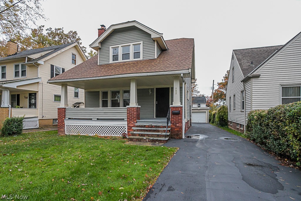 992 Greyton Road Cleveland Heights, OH 44112 - Photo 2 of 35 Gallery Image 2