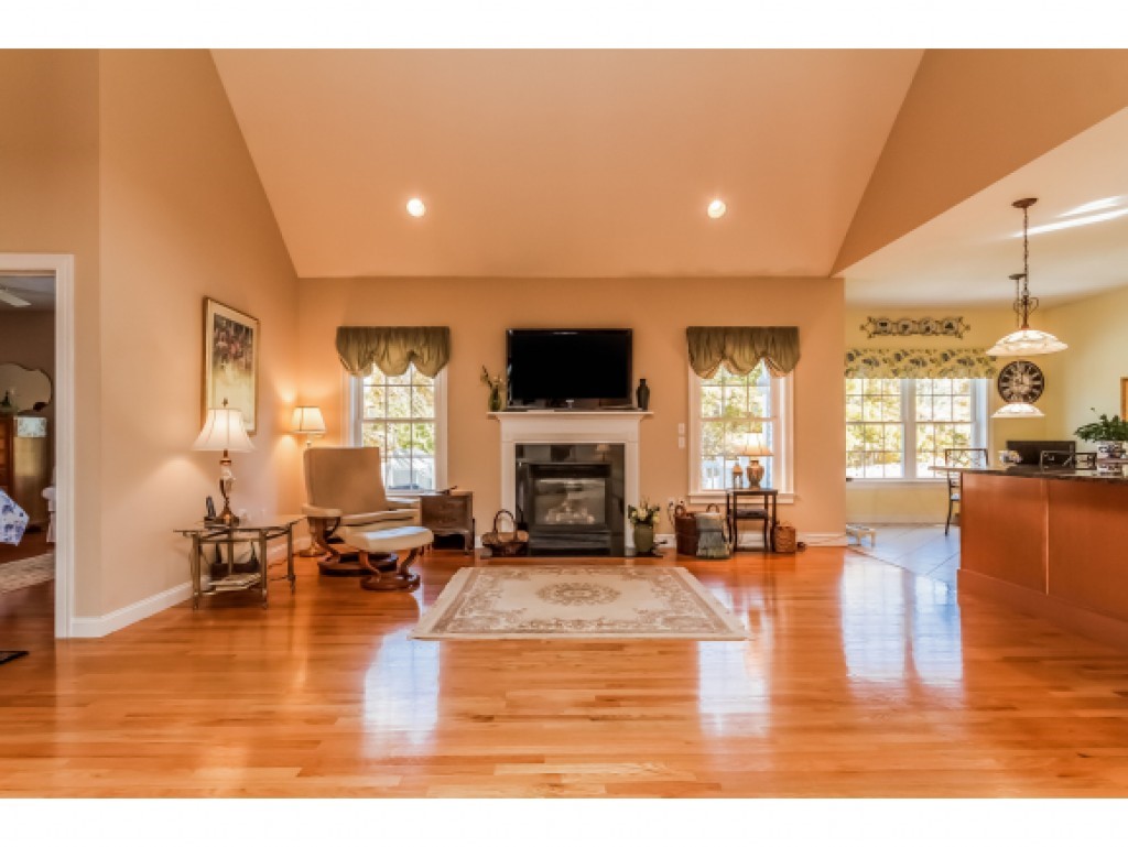 8 Harvest Road, Unit 8 Windham, NH 03087 - Photo 7 of 32