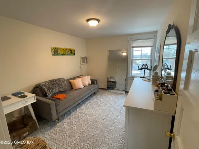 $3,500 | 139 Havemeyer Place, Unit 2, Greenwich, CT 06830