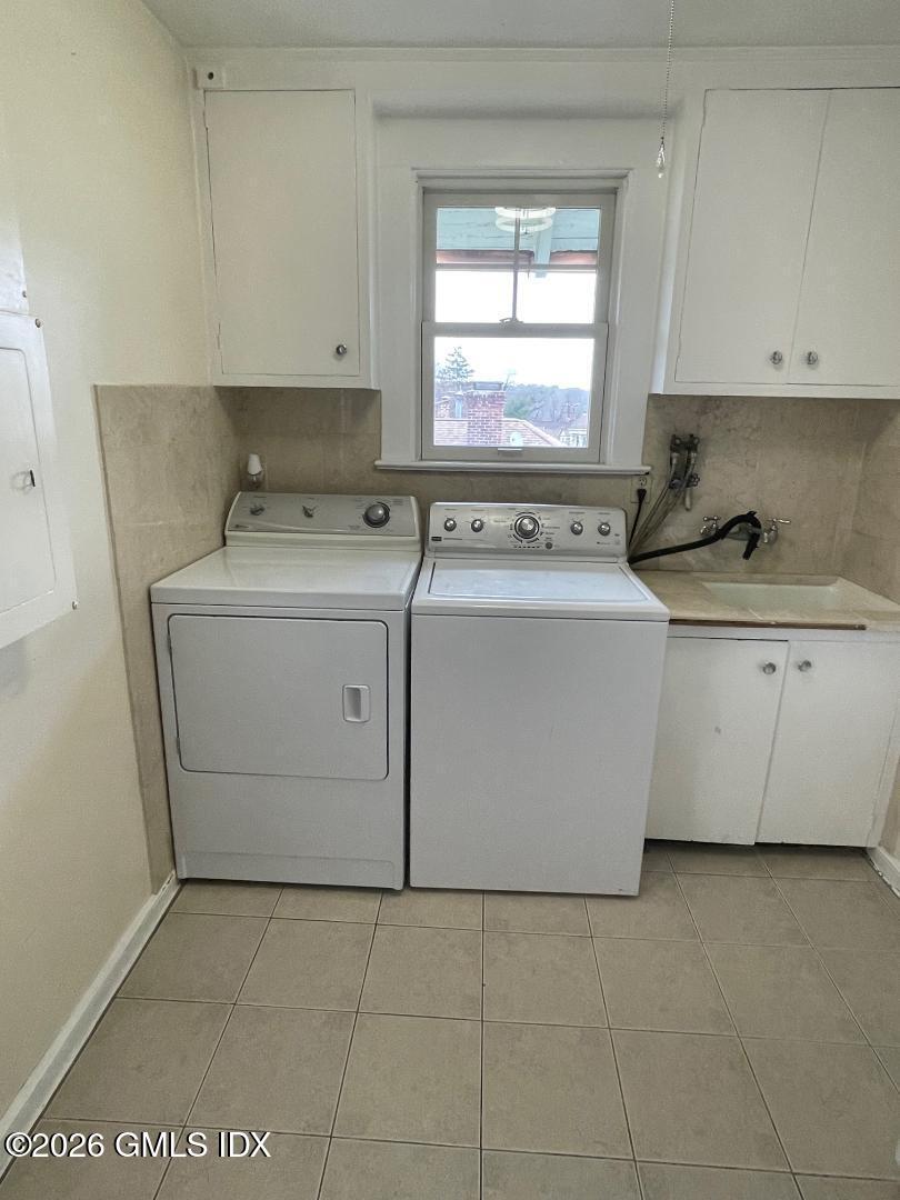 139 Havemeyer Place, Unit 2 Greenwich, CT 06830 - Photo 18 of 22 Laundry 1
