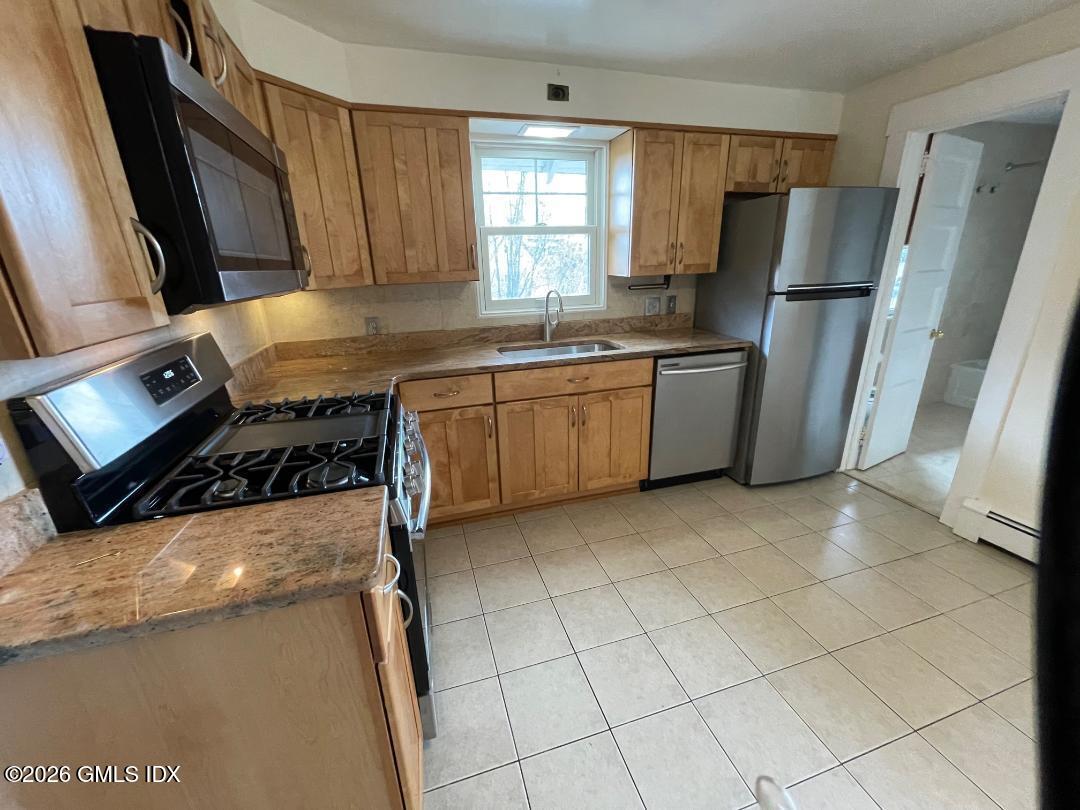 139 Havemeyer Place, Unit 2 Greenwich, CT 06830 - Photo 4 of 22 1