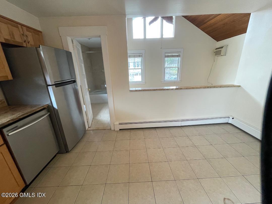 139 Havemeyer Place, Unit 2 Greenwich, CT 06830 - Photo 5 of 22 Kitchen 2