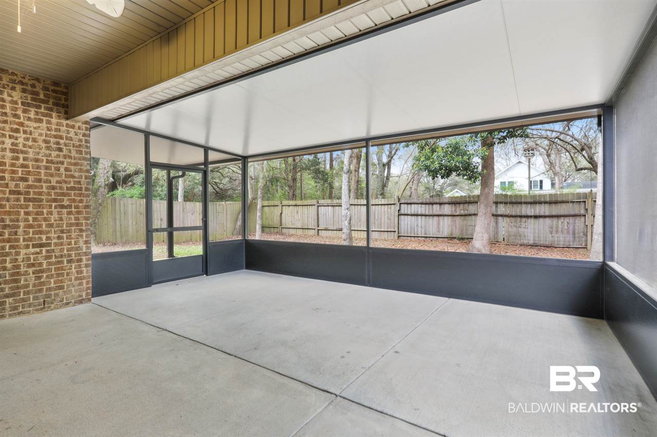 21415 Roundhouse Road Fairhope, AL 36532 - Photo 15 of 16 Huge Patio