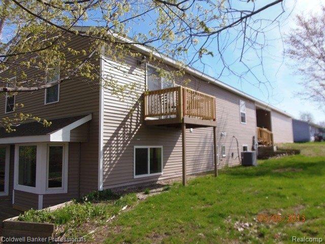 2070 Vernor Road Lapeer, MI 48446 - Photo 8 of 23 2070 Vernor back.JPG