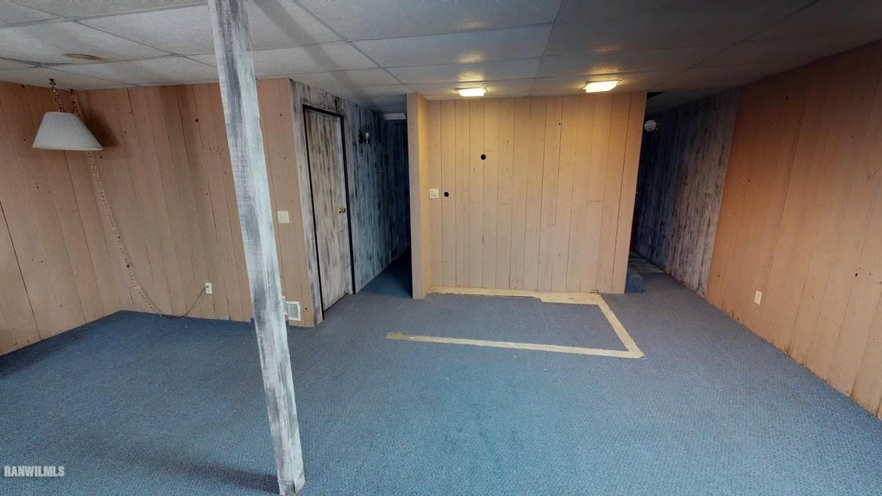 11280 Benson Road Lanark, IL 61046 - Photo 19 of 20 an empty room with windows