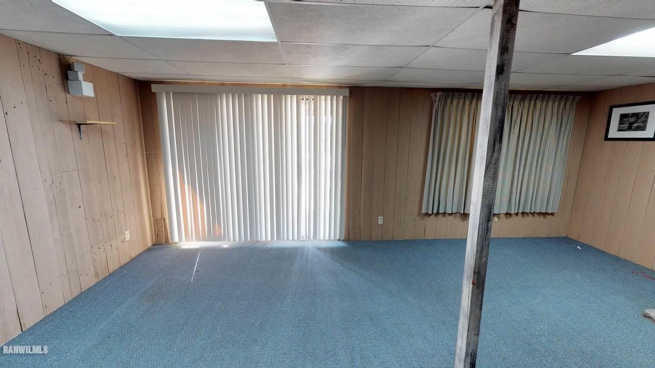 11280 Benson Road Lanark, IL 61046 - Photo 20 of 20 an empty room with windows