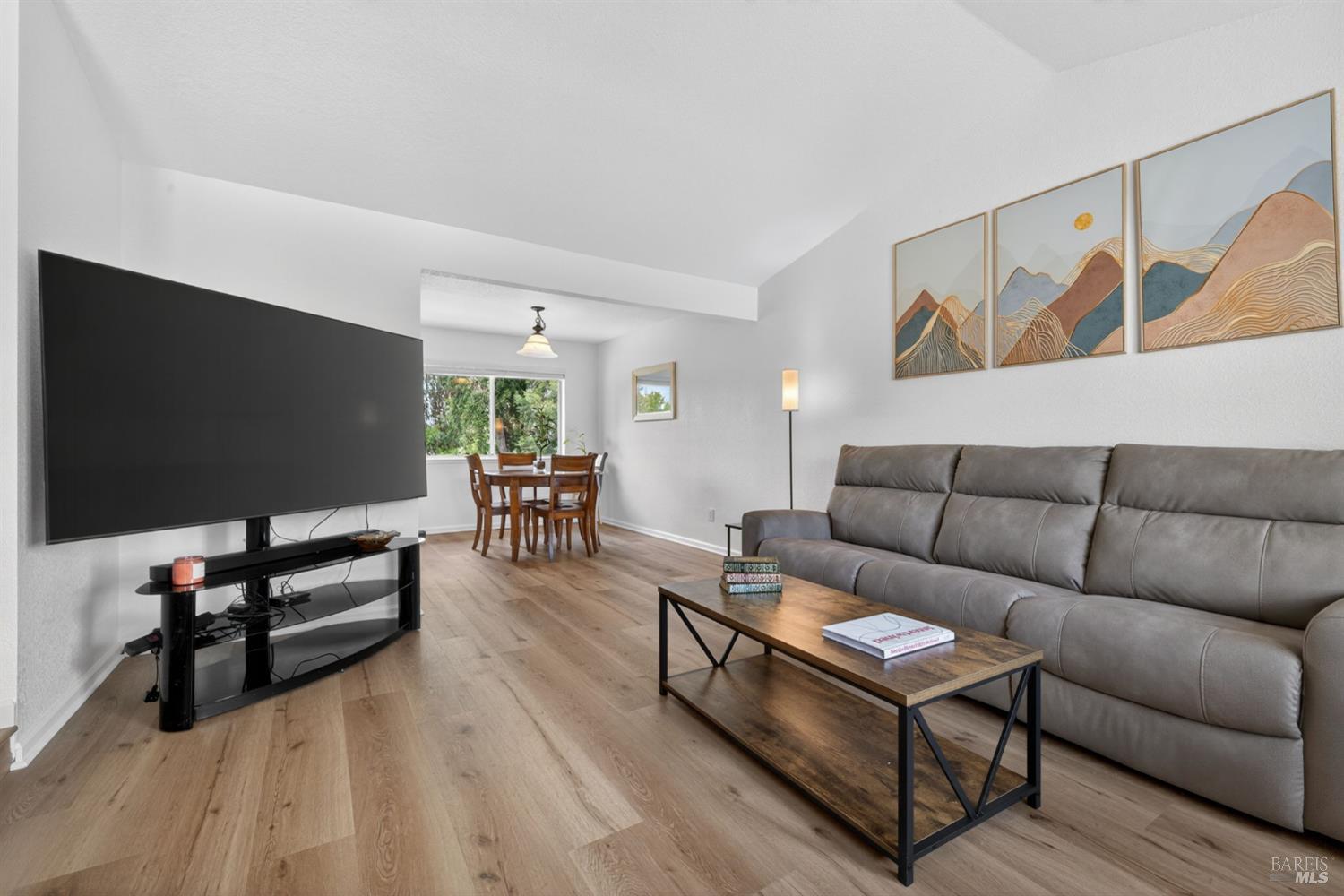 3532 Banyan Street Santa Rosa, CA 95403 - Photo 6 of 56