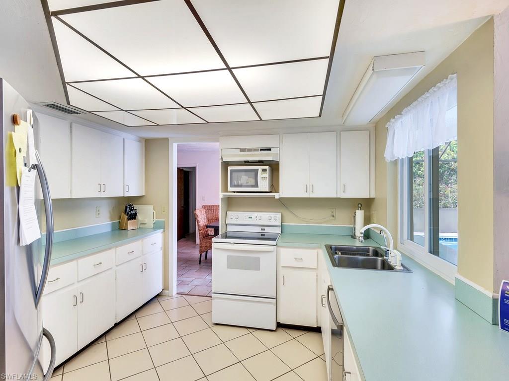 185 Viking Way Naples, FL 34110 - Photo 7 of 17 Gallery Image 7