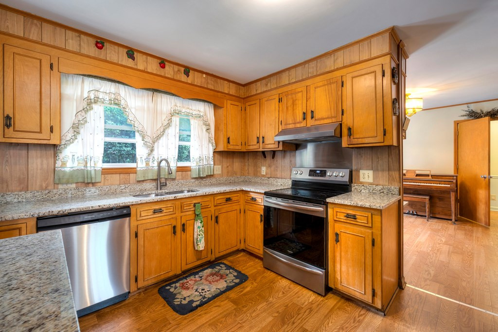 1957 Pinewood Road Sumter, SC 29154 - Photo 5 of 45