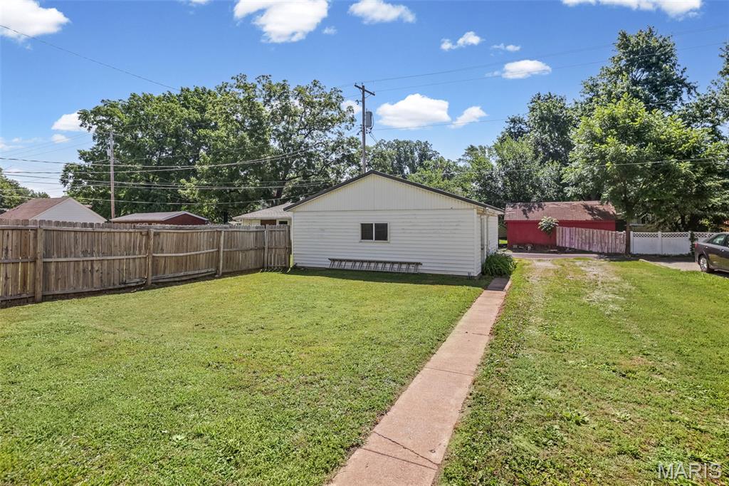 1324 Lebanon Avenue Belleville, IL 62221 - Photo 5 of 36