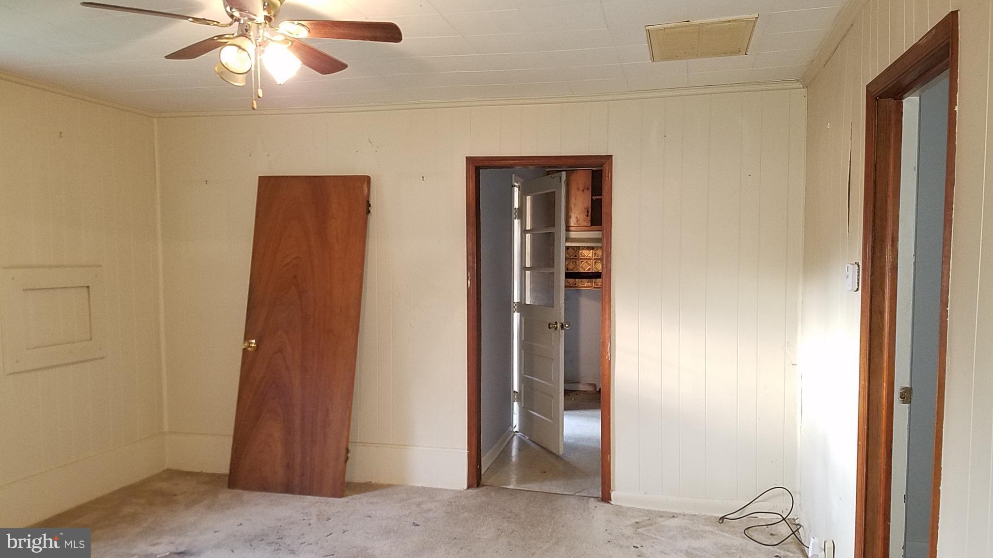 7317 Gold Dale Road Locust Grove, VA 22508 - Photo 6 of 22 Living Room