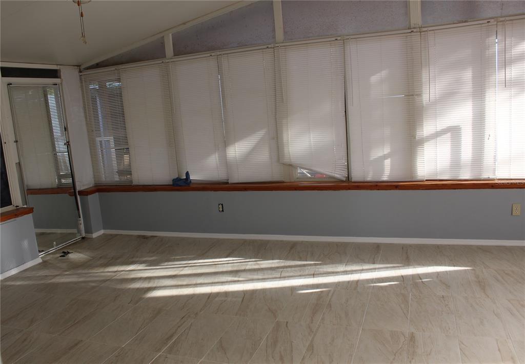 11100 Einbender Road Orlando, FL 32825 - Photo 18 of 26 a view of a mirror