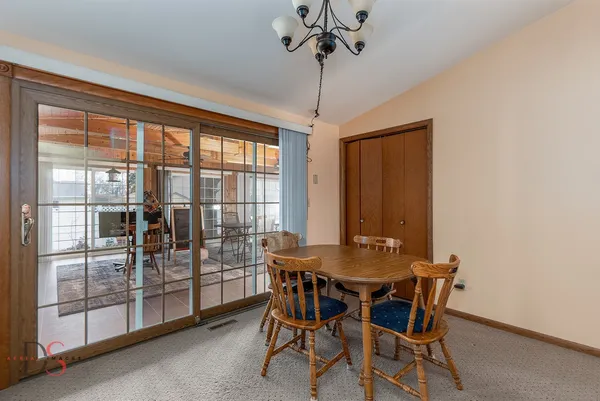 $250,000 | 1525 Clark Street, Ottawa, IL 61350