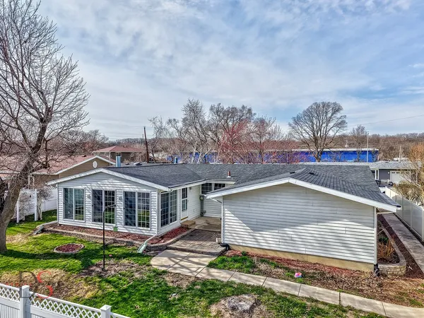 $250,000 | 1525 Clark Street, Ottawa, IL 61350