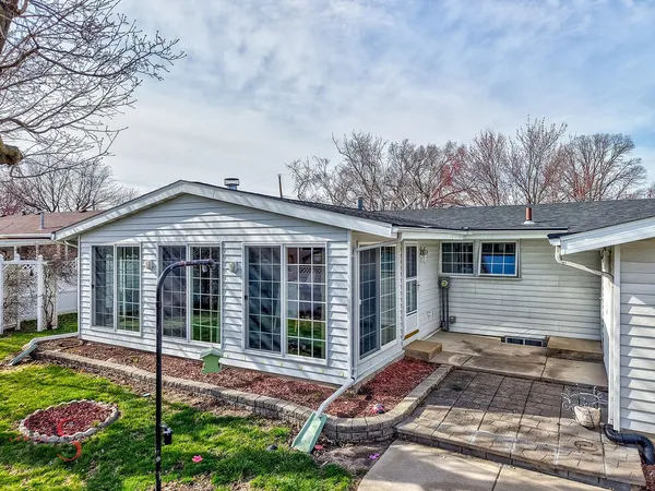 $250,000 | 1525 Clark Street, Ottawa, IL 61350