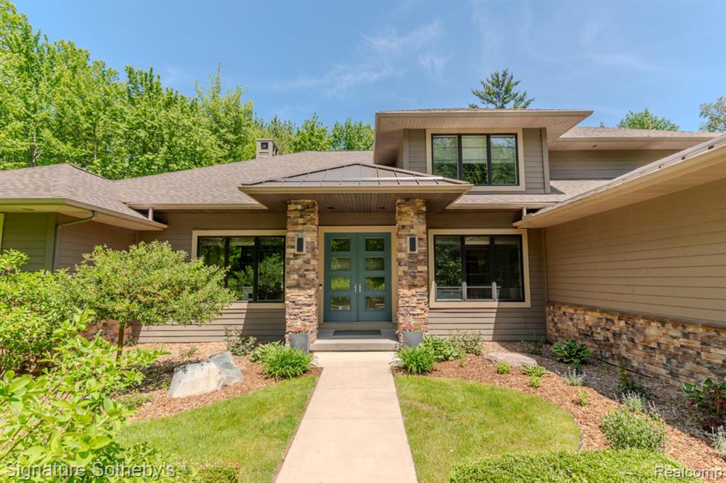 3479 East Shady Ridge Lane Midland, MI 48642 - Photo 2 of 68