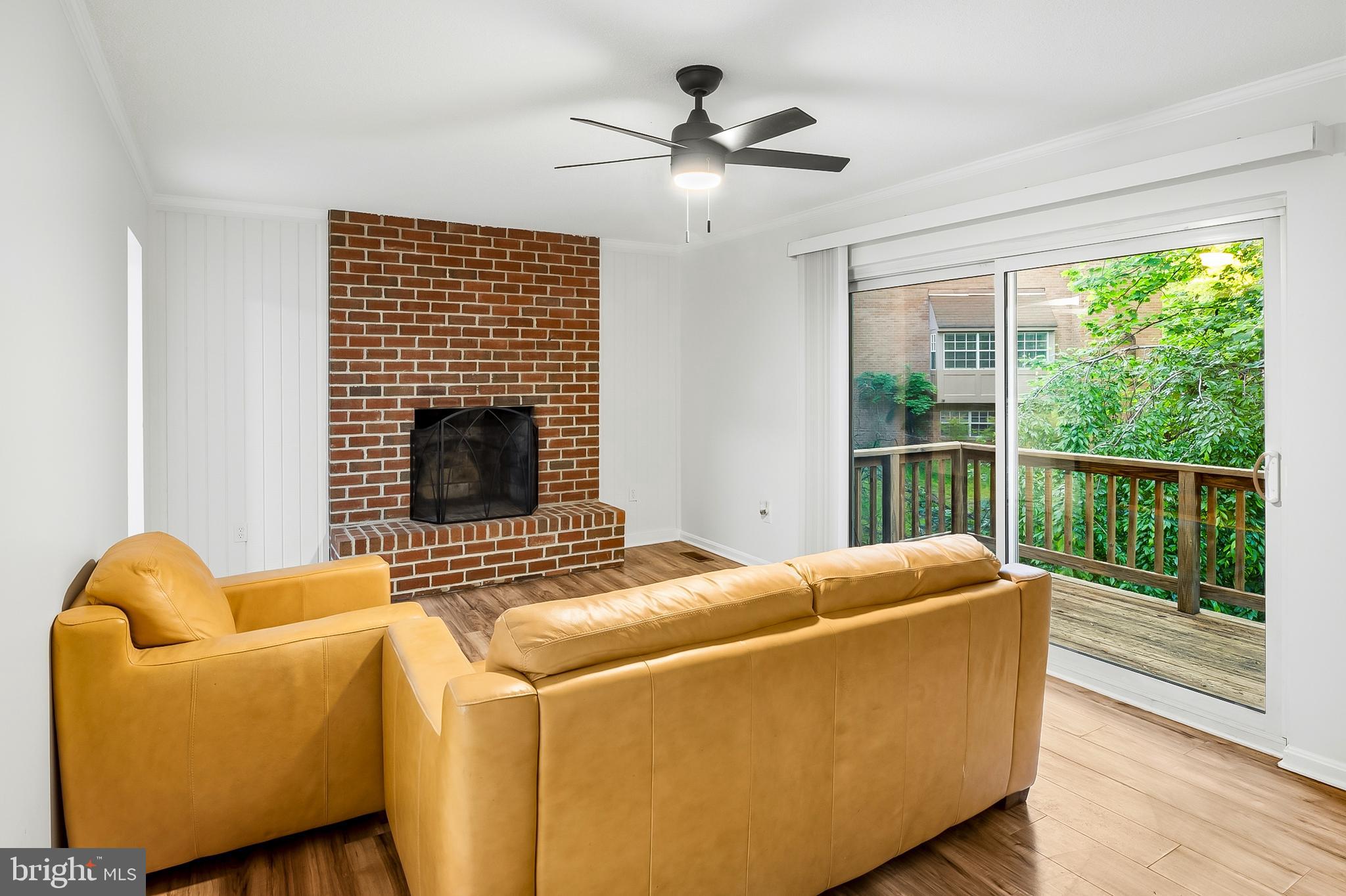 11339 Baroque Road Silver Spring, MD 20901 - Photo 10 of 39 Living Room