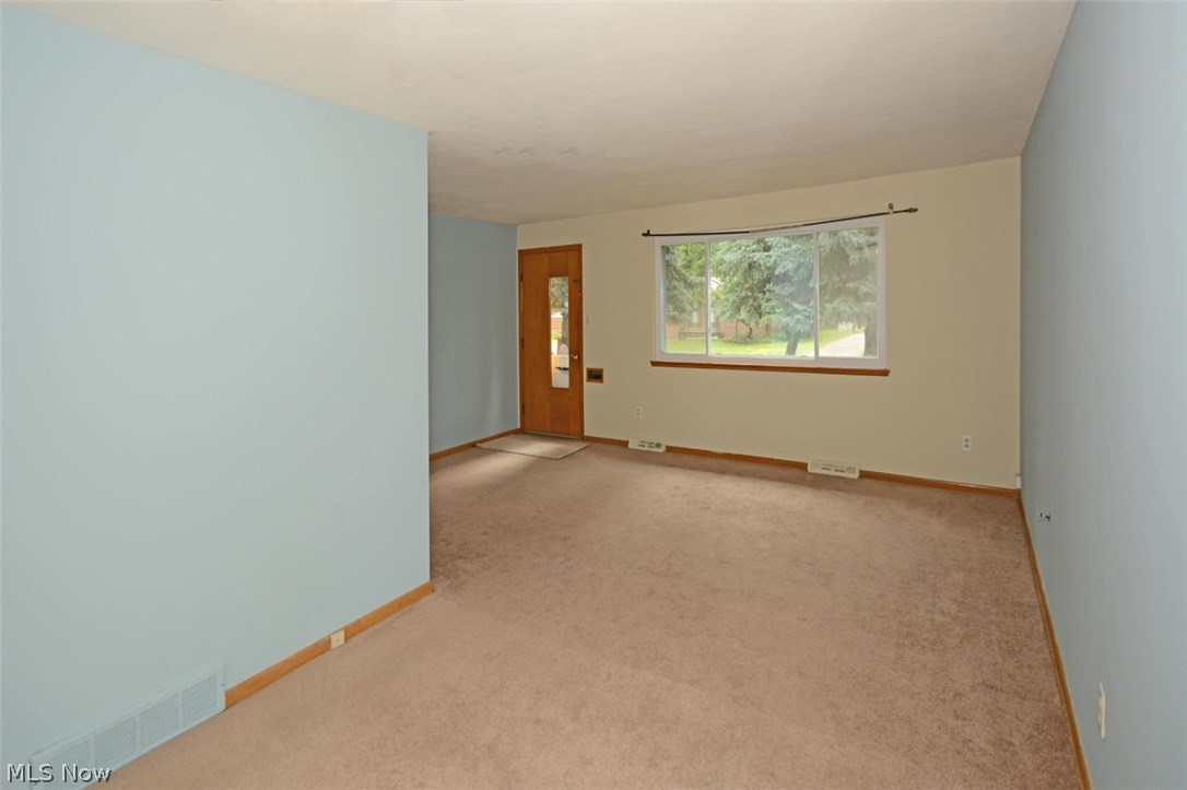 7050 Brandywine Road Parma Heights, OH 44130 - Photo 6 of 30