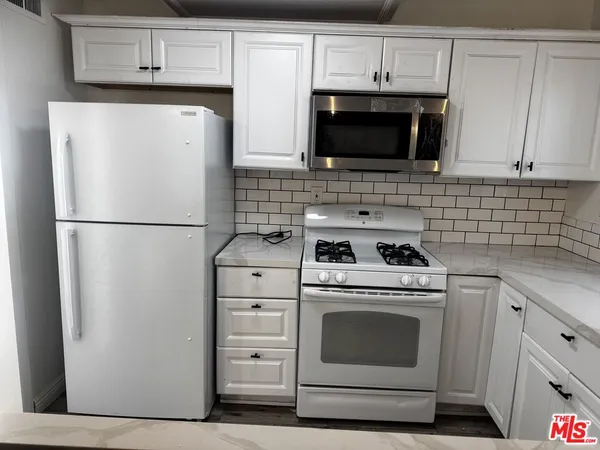$2,490 | 43609 Stanridge Avenue, Lancaster, CA 93535