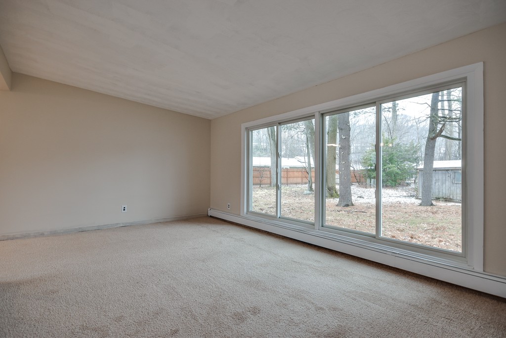 23 Rosslare Road Framingham, MA 01701 - Photo 11 of 30 Gallery Image 11