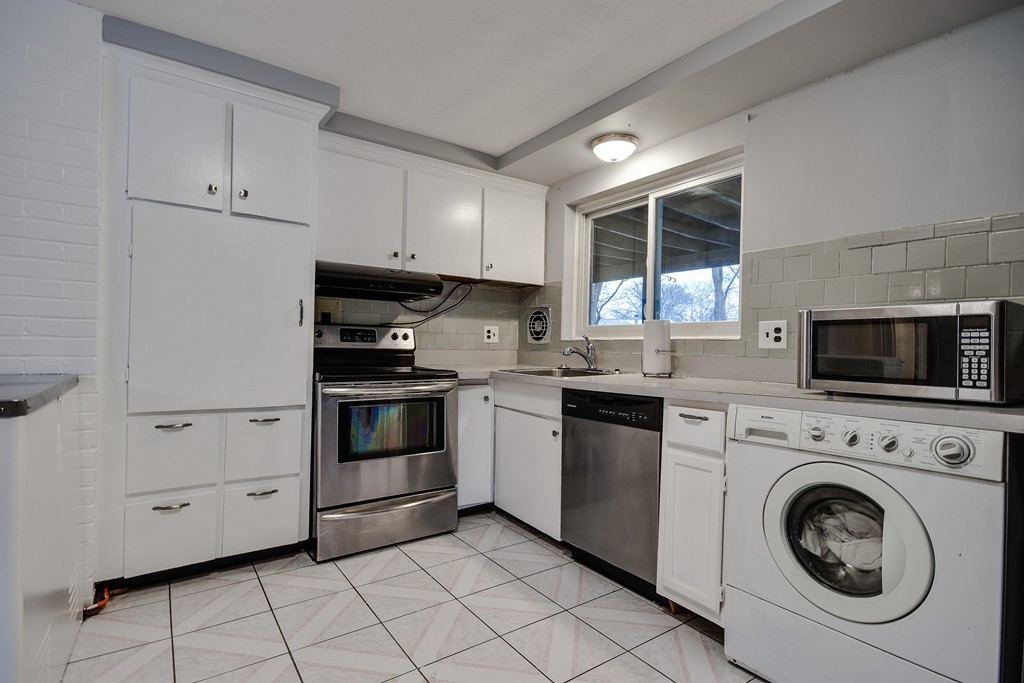 23 Rosslare Road Framingham, MA 01701 - Photo 14 of 30 Gallery Image 14