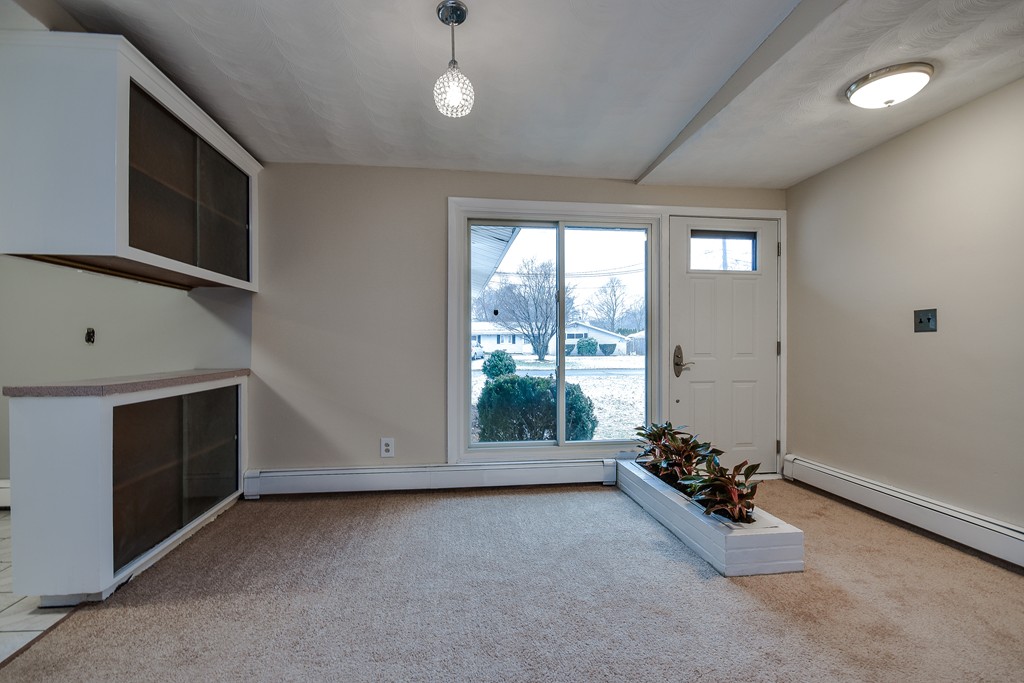 23 Rosslare Road Framingham, MA 01701 - Photo 5 of 30 Gallery Image 5