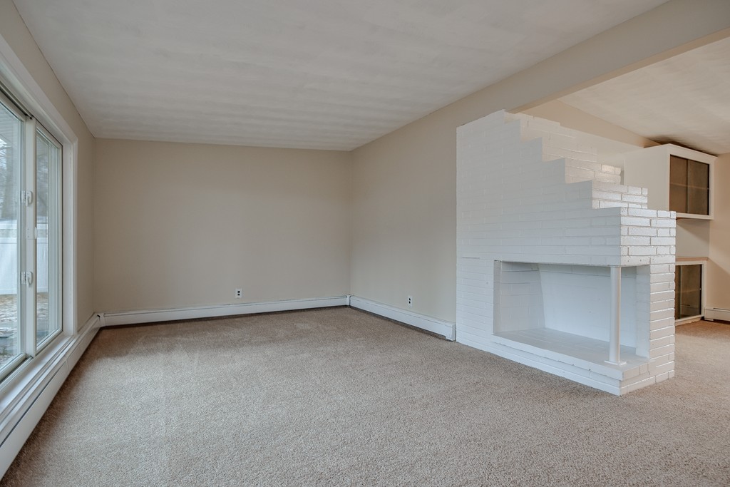23 Rosslare Road Framingham, MA 01701 - Photo 9 of 30 Gallery Image 9