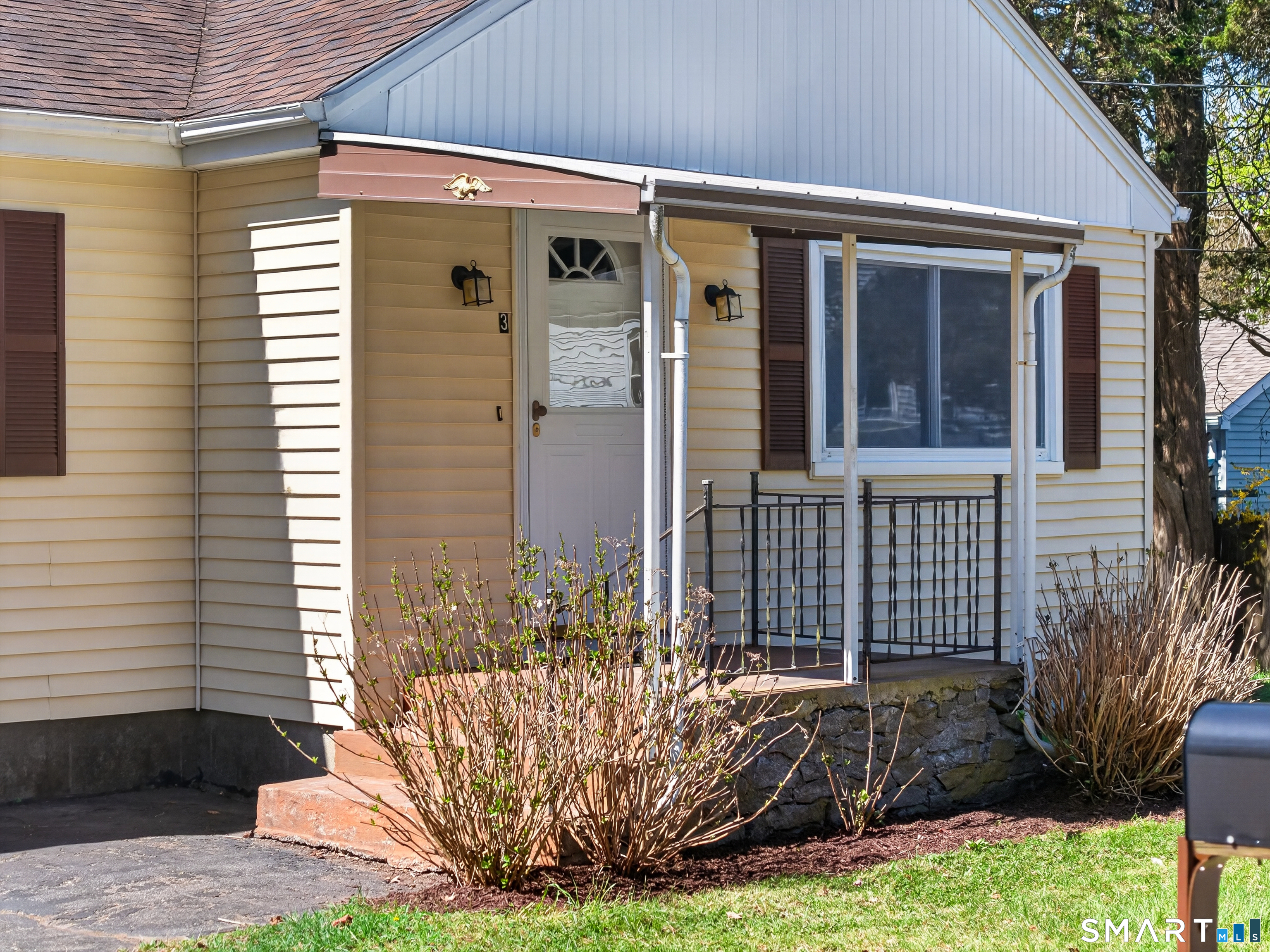 3 Helen Street Norwich, CT 06360 - Photo 13 of 40