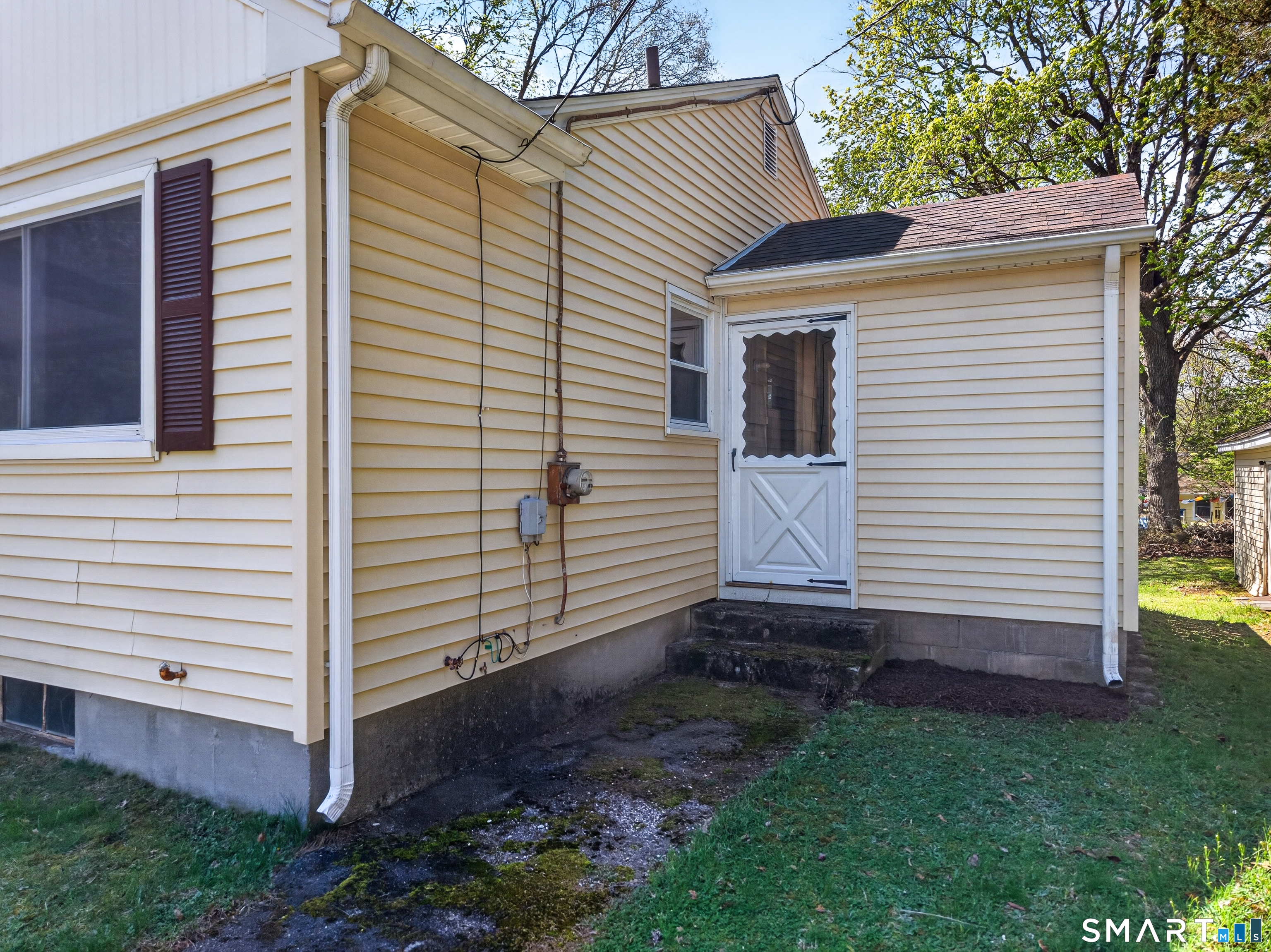 3 Helen Street Norwich, CT 06360 - Photo 14 of 40