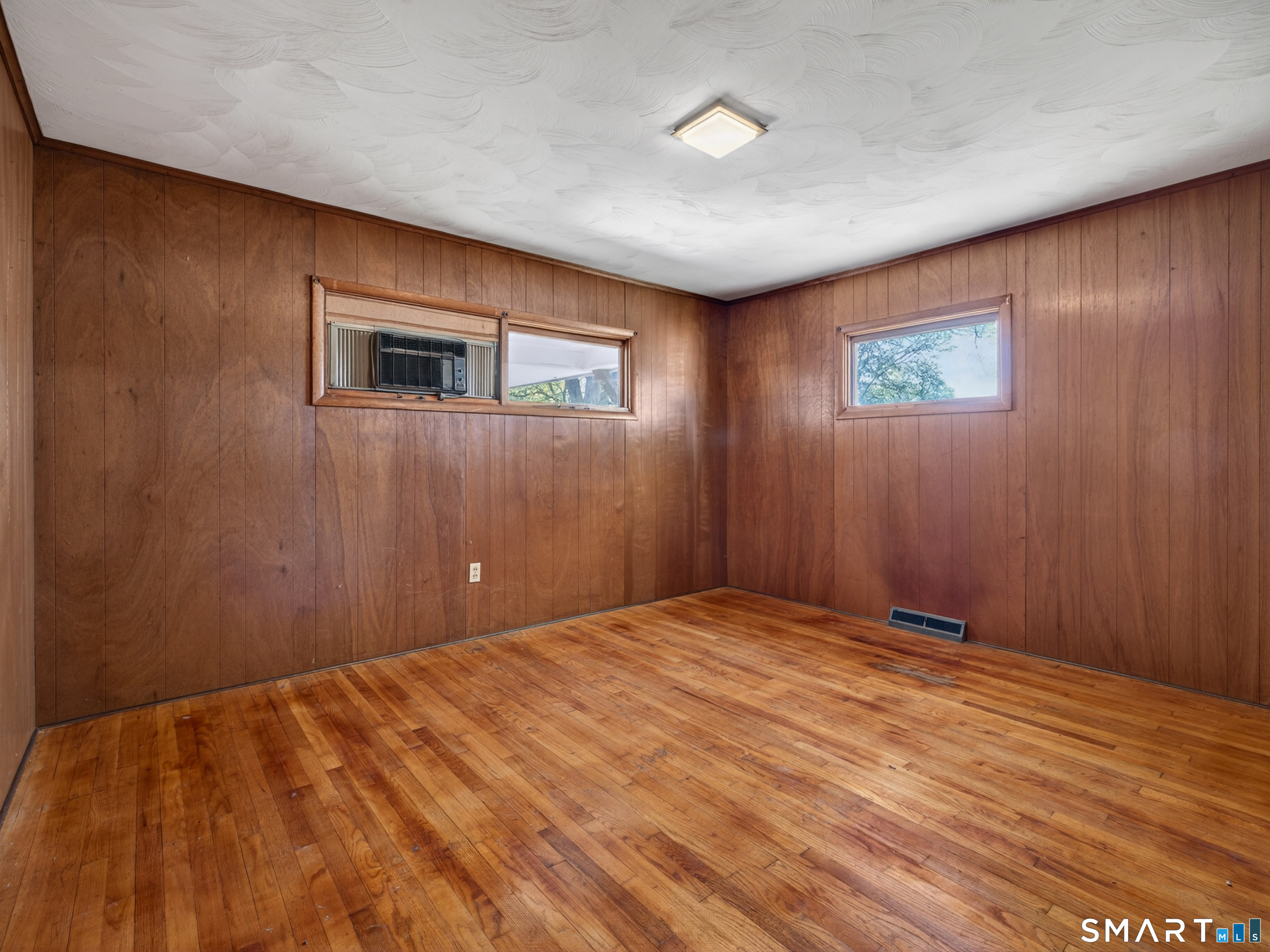 3 Helen Street Norwich, CT 06360 - Photo 17 of 40