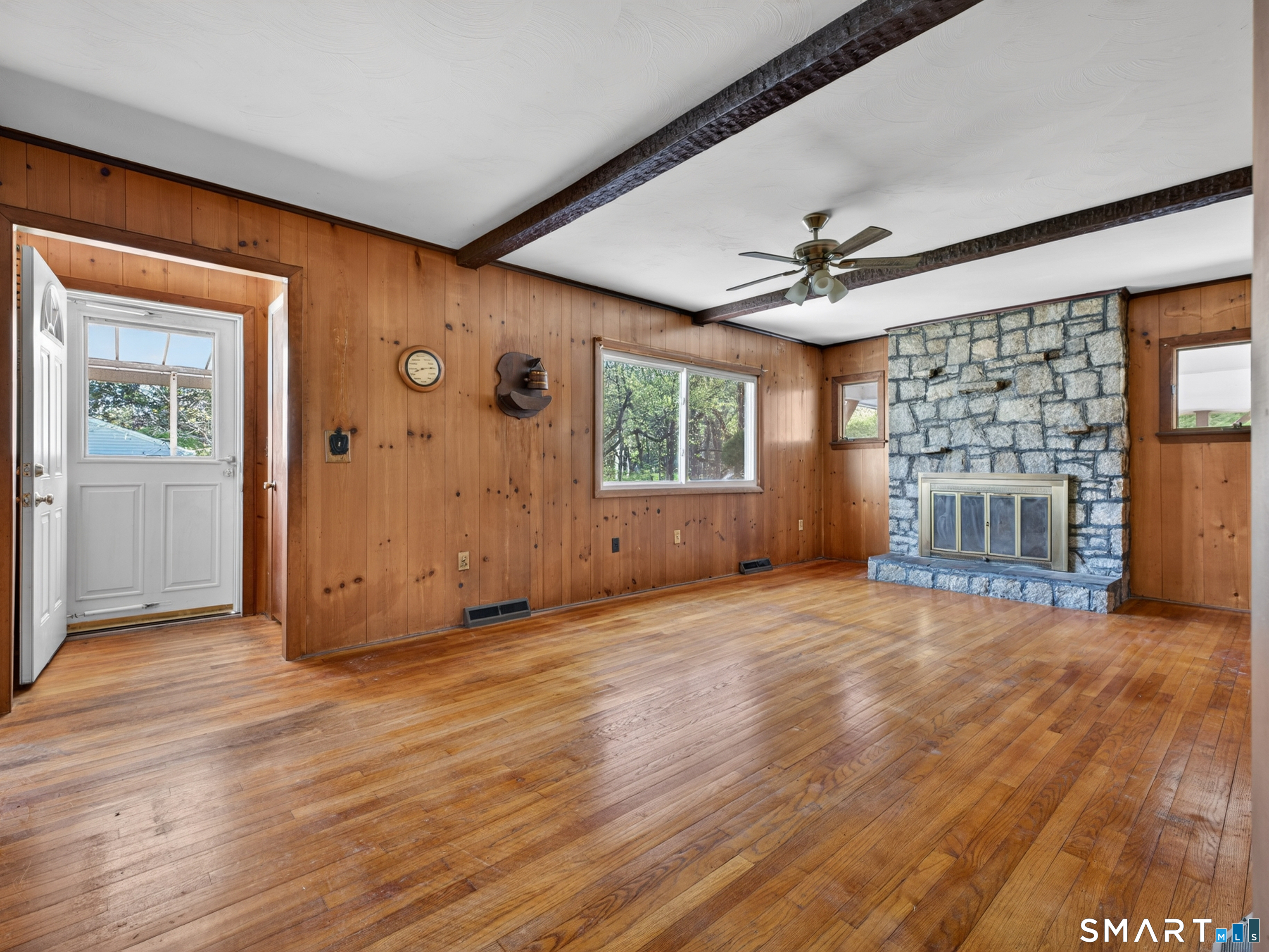 3 Helen Street Norwich, CT 06360 - Photo 2 of 40