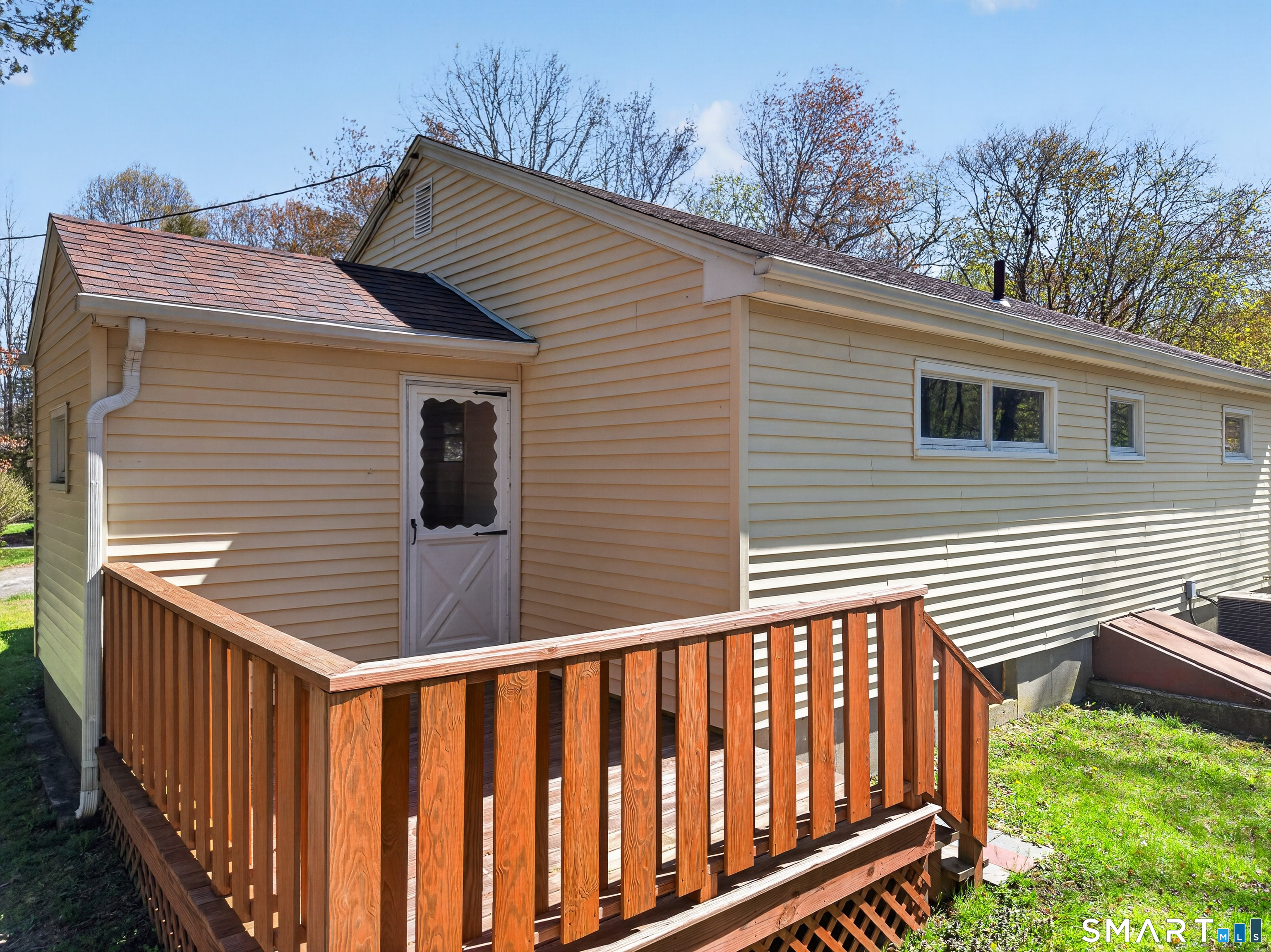 3 Helen Street Norwich, CT 06360 - Photo 30 of 40