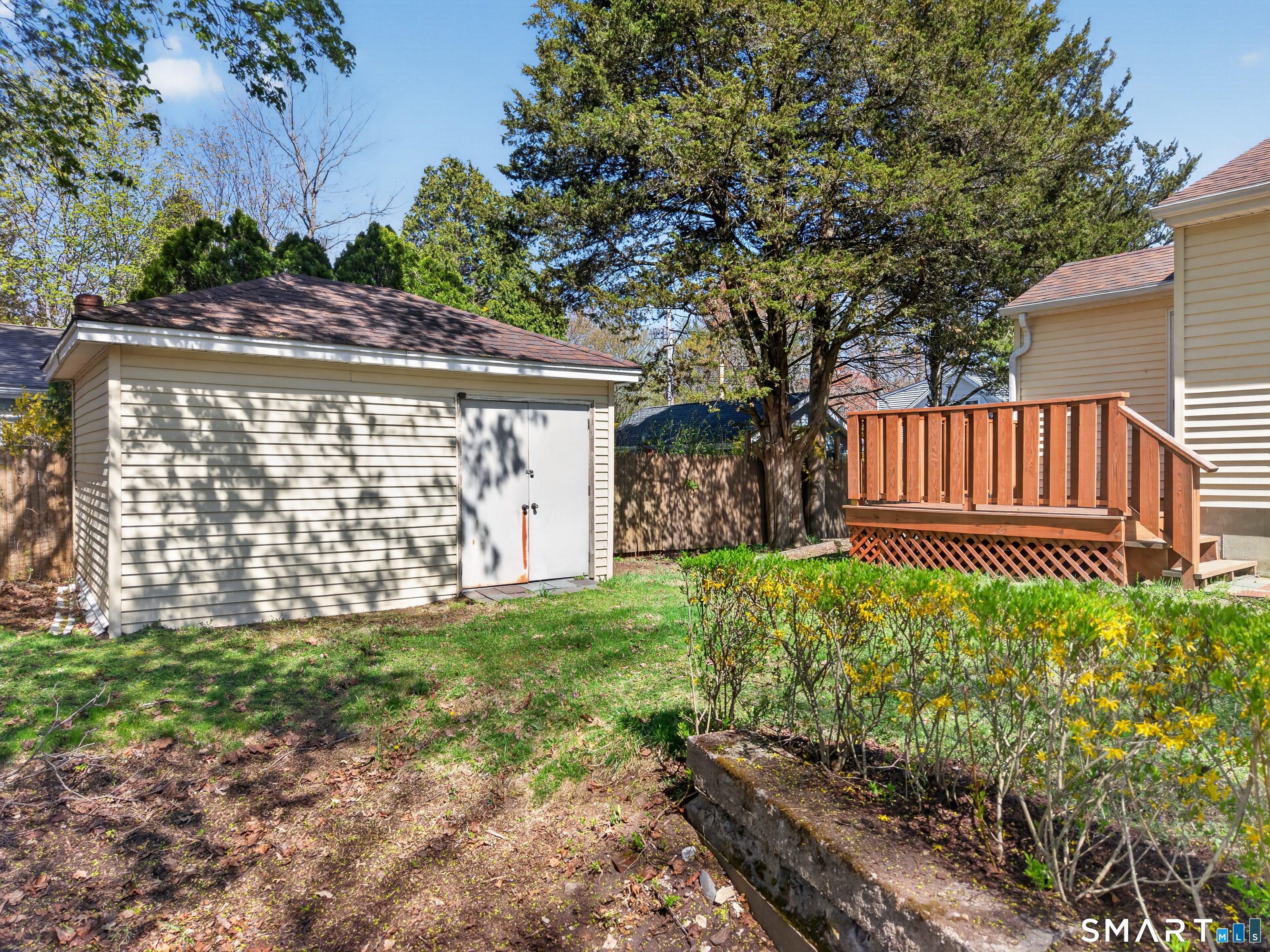 3 Helen Street Norwich, CT 06360 - Photo 35 of 40
