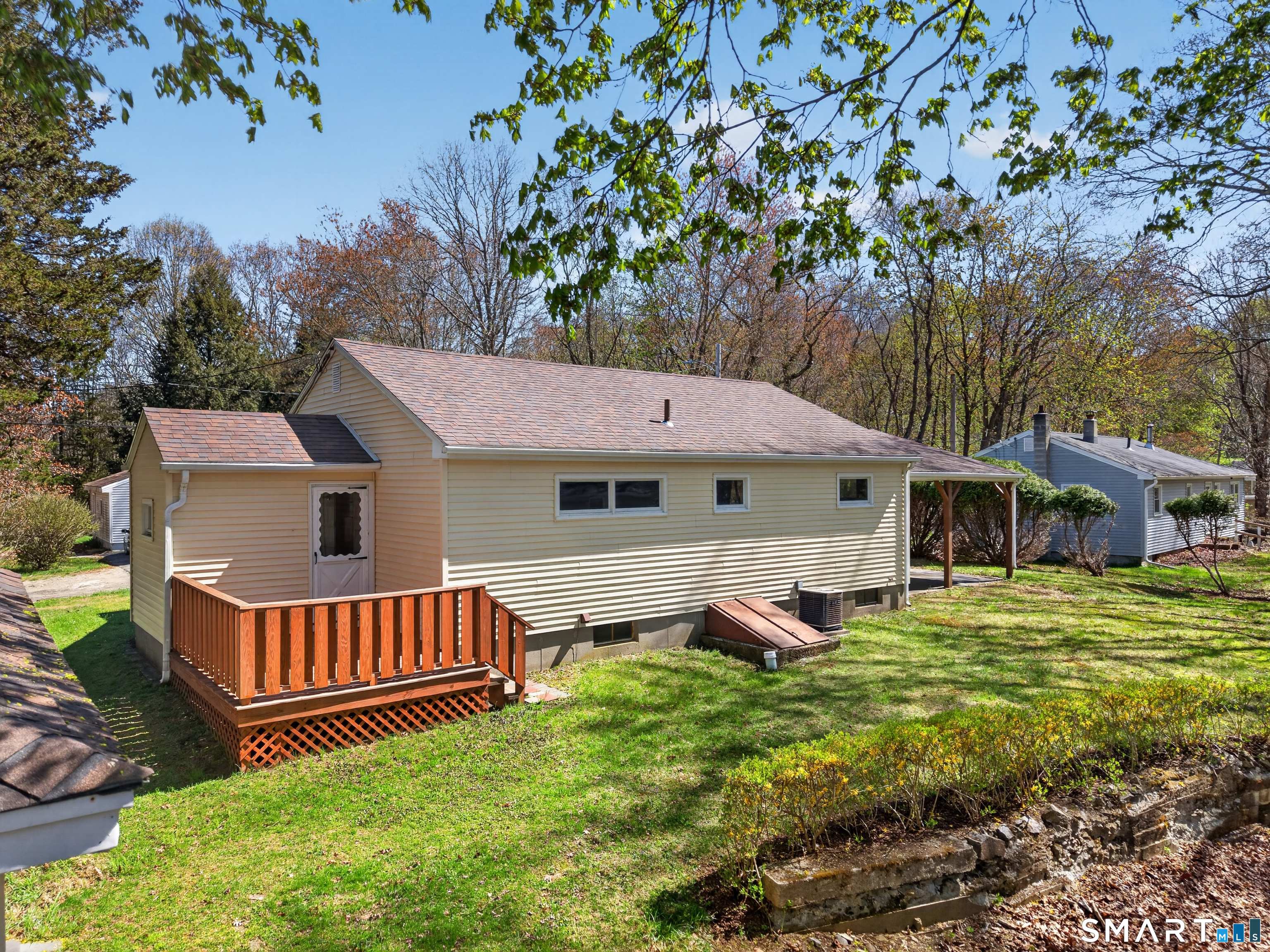 3 Helen Street Norwich, CT 06360 - Photo 36 of 40
