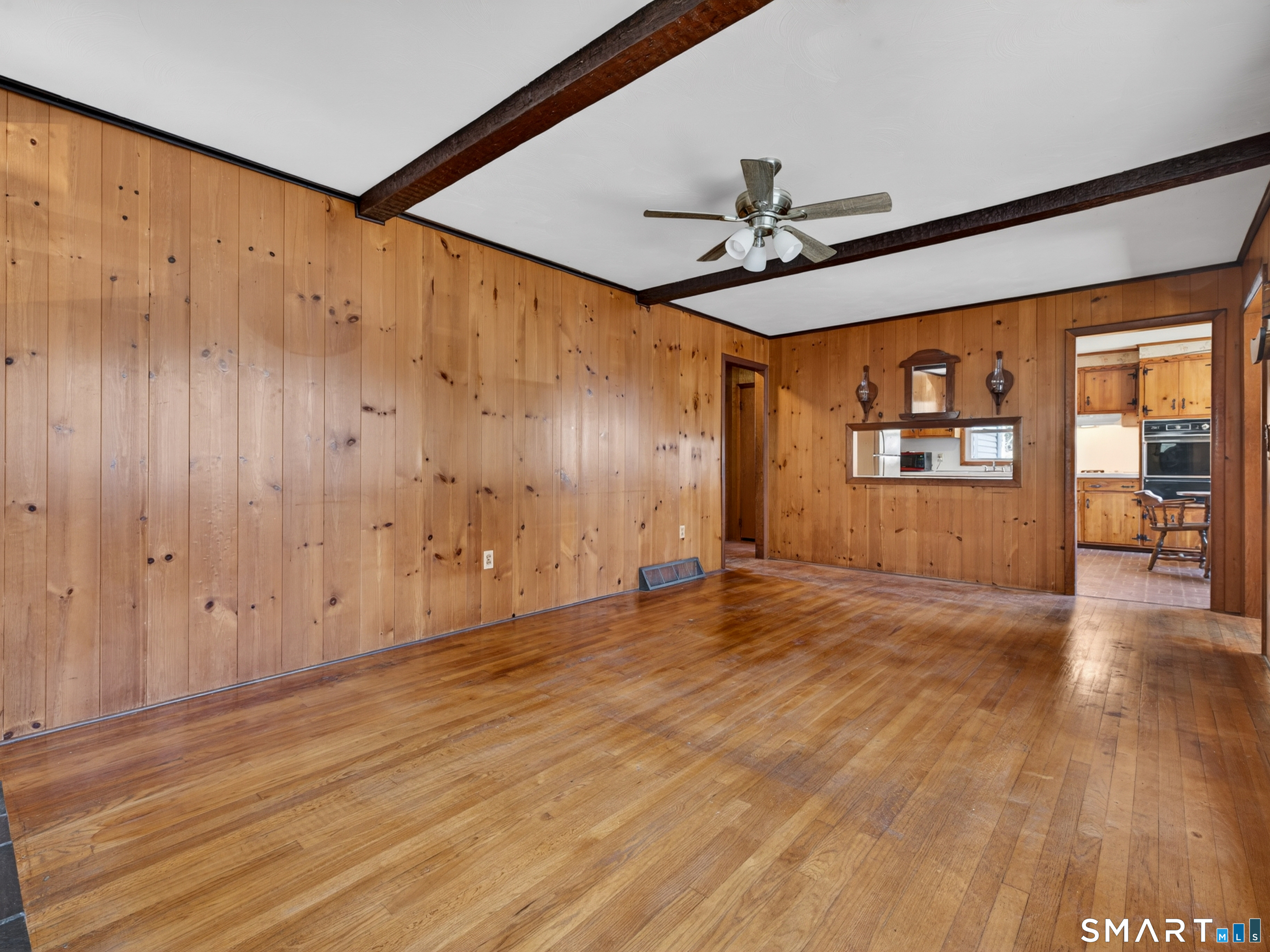 3 Helen Street Norwich, CT 06360 - Photo 4 of 40
