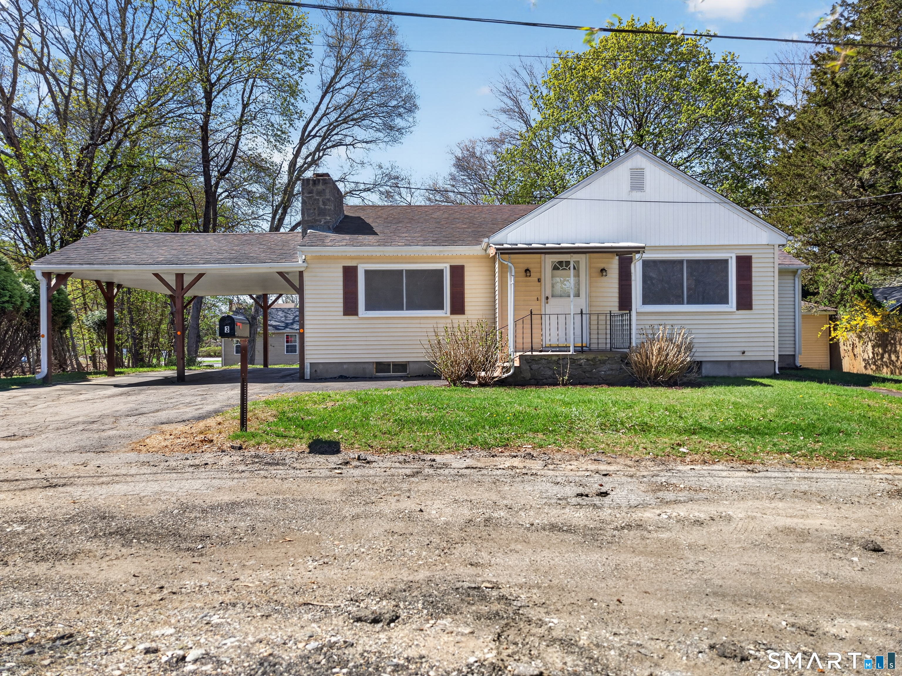 3 Helen Street Norwich, CT 06360 - Photo 7 of 40