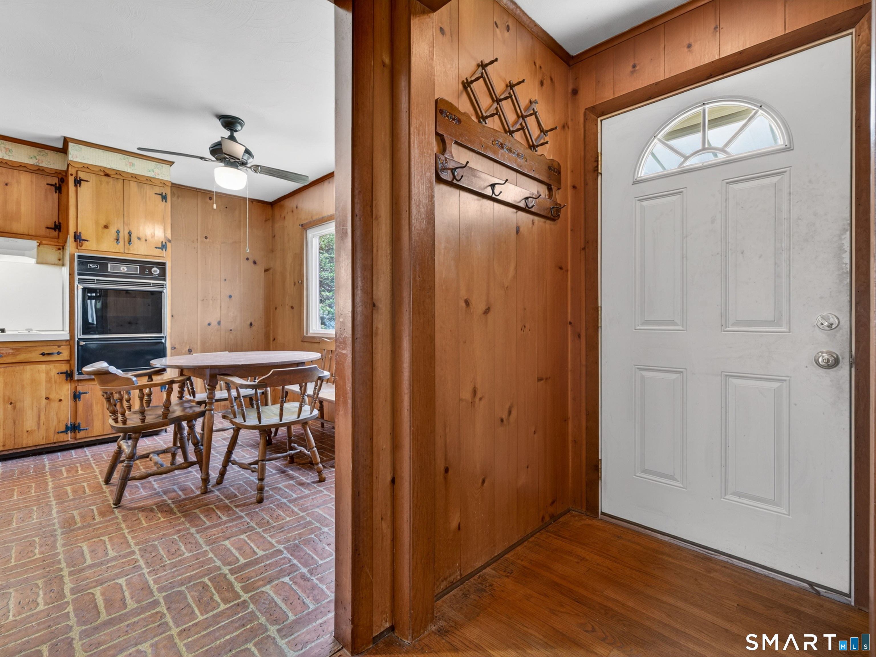 3 Helen Street Norwich, CT 06360 - Photo 8 of 40