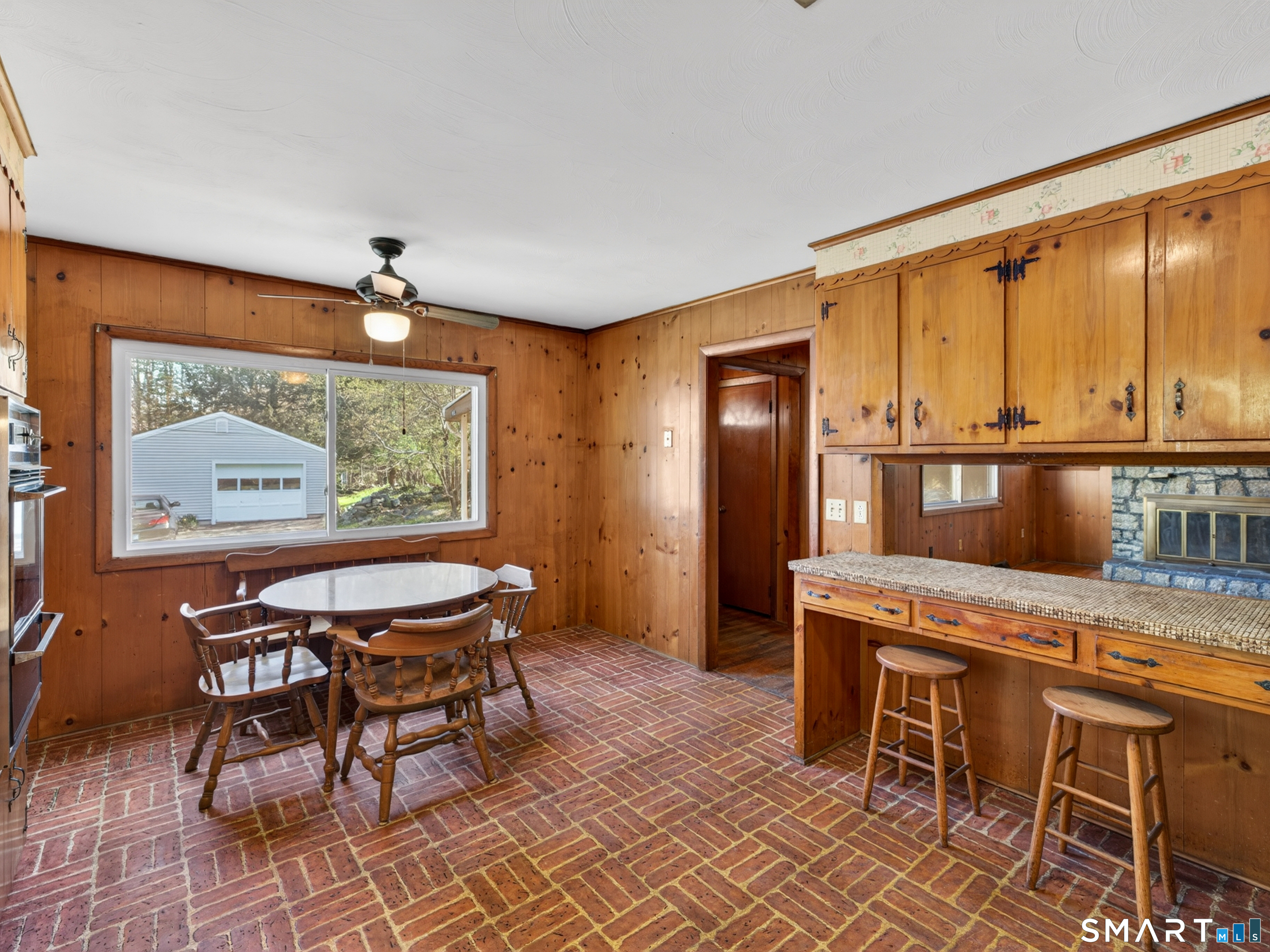 3 Helen Street Norwich, CT 06360 - Photo 10 of 40