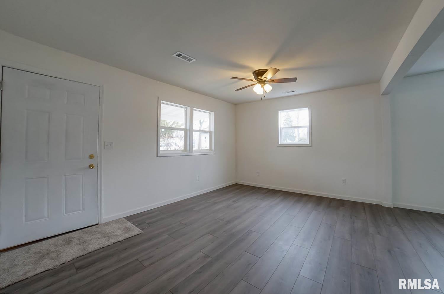 1125 North Wesley Street Springfield, IL 62702 - Photo 2 of 36