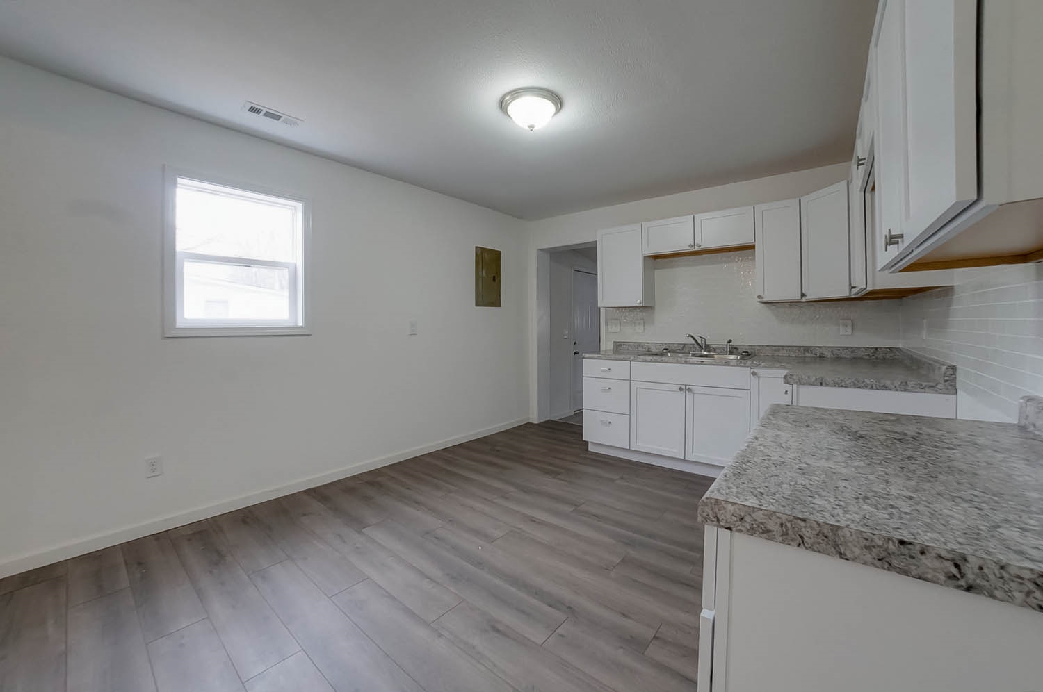1125 North Wesley Street Springfield, IL 62702 - Photo 7 of 36