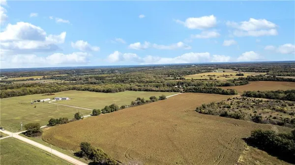 $170,000 | 38701 West Evening Star Road, Lane, KS 66042