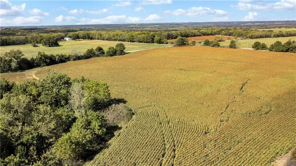 $170,000 | 38701 West Evening Star Road, Lane, KS 66042